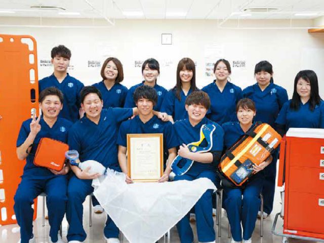 災害看護学学生チーム 「DNST」の集合写真