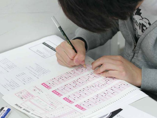 試験に向けた勉強の様子