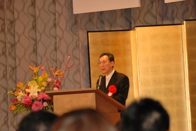 来賓祝辞 山梨県知事 長崎幸太郎 様 代理 山梨県福祉保健部 富士・東部保健福祉事務所 所長半田 昭仁 様